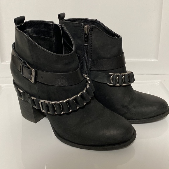 Donated.  Aldo Size 8 black leather booties - Leather - Picture 3 of 6